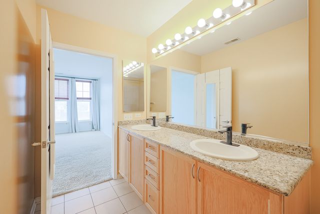 7243 Madison Street 318, Forest Park, IL 60130