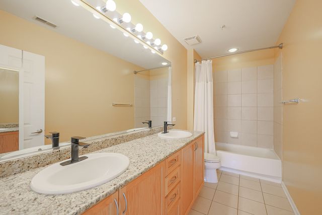 7243 Madison Street 318, Forest Park, IL 60130
