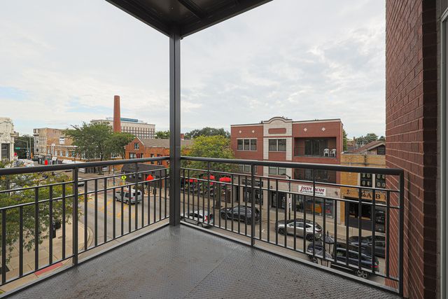 7243 Madison Street 318, Forest Park, IL 60130