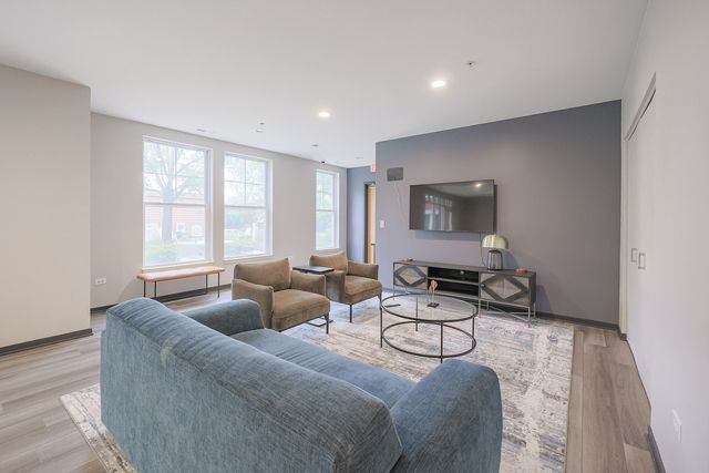 7243 Madison Street 318, Forest Park, IL 60130