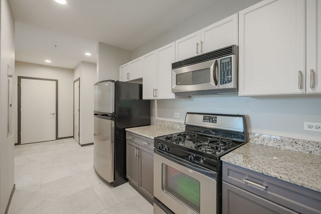 7243 Madison Street 318, Forest Park, IL 60130