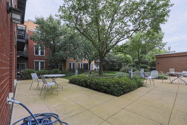 7243 Madison Street 318, Forest Park, IL 60130