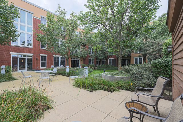 7243 Madison Street 318, Forest Park, IL 60130