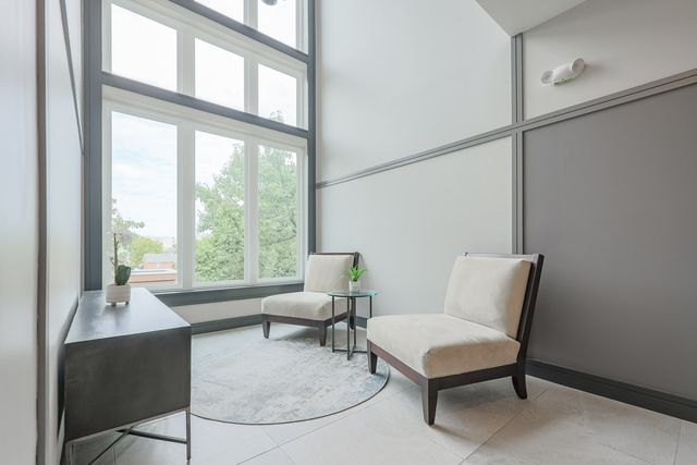 7243 Madison Street 318, Forest Park, IL 60130