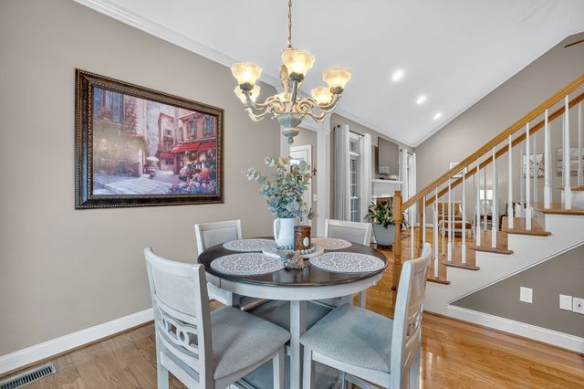 594 Waters Edge Dr, Estill Springs, TN 37330