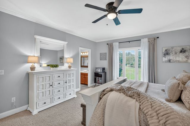 594 Waters Edge Dr, Estill Springs, TN 37330