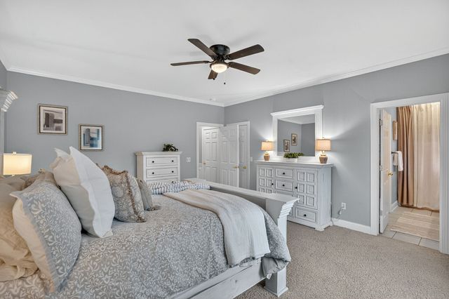 594 Waters Edge Dr, Estill Springs, TN 37330