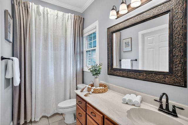 594 Waters Edge Dr, Estill Springs, TN 37330