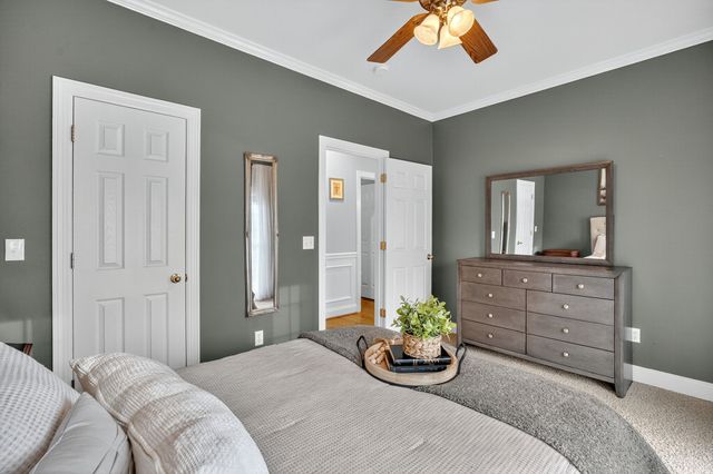 594 Waters Edge Dr, Estill Springs, TN 37330