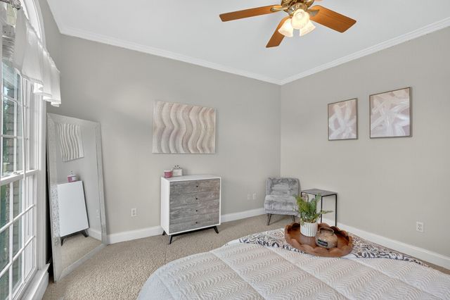 594 Waters Edge Dr, Estill Springs, TN 37330