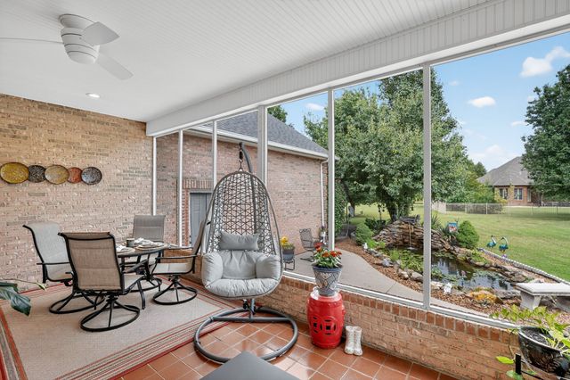 594 Waters Edge Dr, Estill Springs, TN 37330