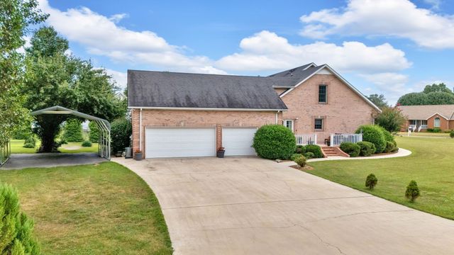 594 Waters Edge Dr, Estill Springs, TN 37330