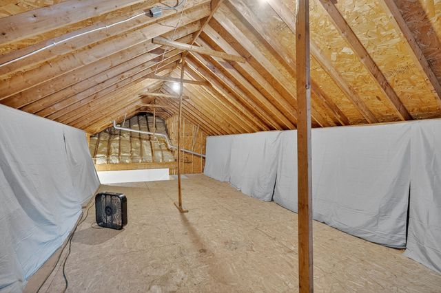 594 Waters Edge Dr, Estill Springs, TN 37330