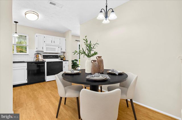 2645 COX NECK RD, Chester, MD 21619