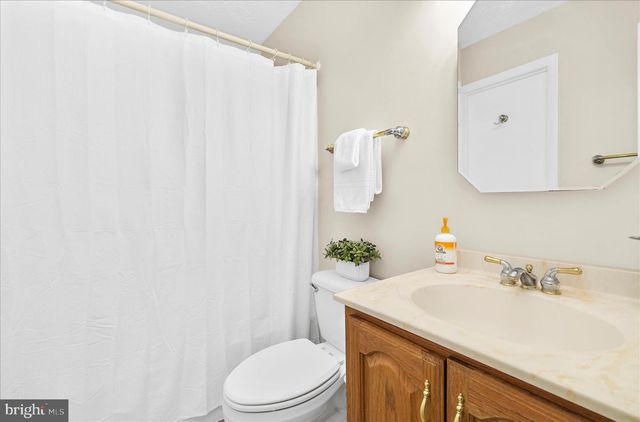 2645 COX NECK RD, Chester, MD 21619