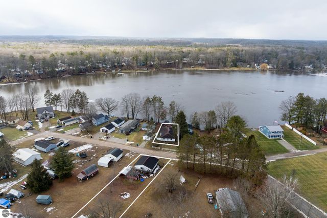 11103 Birch Park Drive, Stanwood, MI 49346