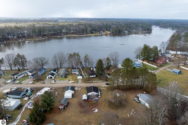 11103 Birch Park Drive, Stanwood, MI 49346