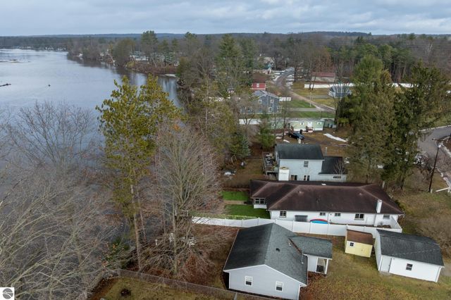 11103 Birch Park Drive, Stanwood, MI 49346