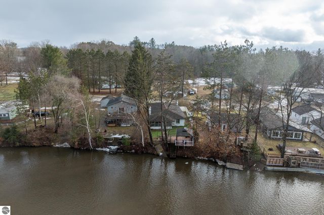 11103 Birch Park Drive, Stanwood, MI 49346