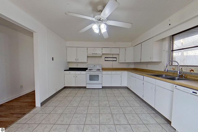 11103 Birch Park Drive, Stanwood, MI 49346