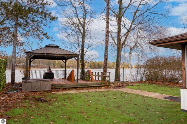 11103 Birch Park Drive, Stanwood, MI 49346