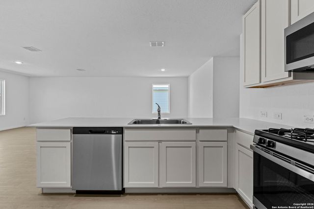 129 Alameda Dr, Fredericksburg, TX 78624