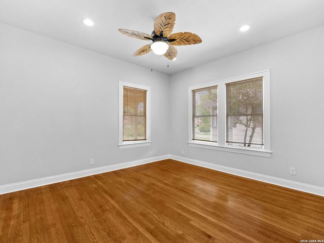 1938 W Magnolia Avenue, San Antonio, TX 78201