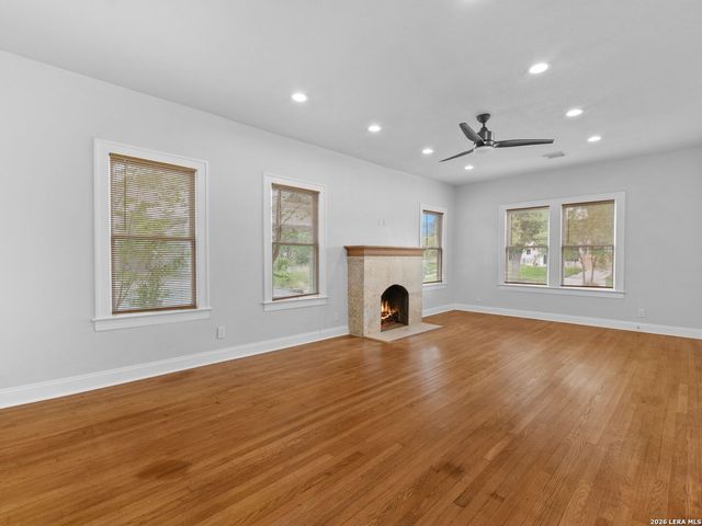 1938 W Magnolia Avenue, San Antonio, TX 78201