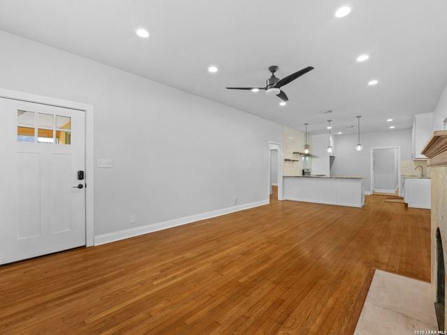 1938 W Magnolia Avenue, San Antonio, TX 78201