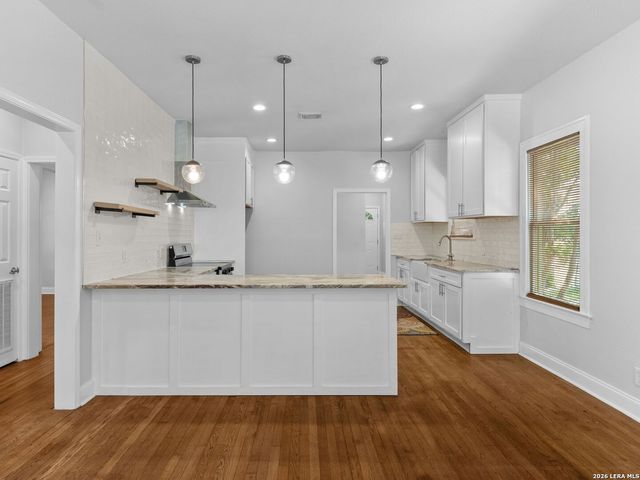 1938 W Magnolia Avenue, San Antonio, TX 78201