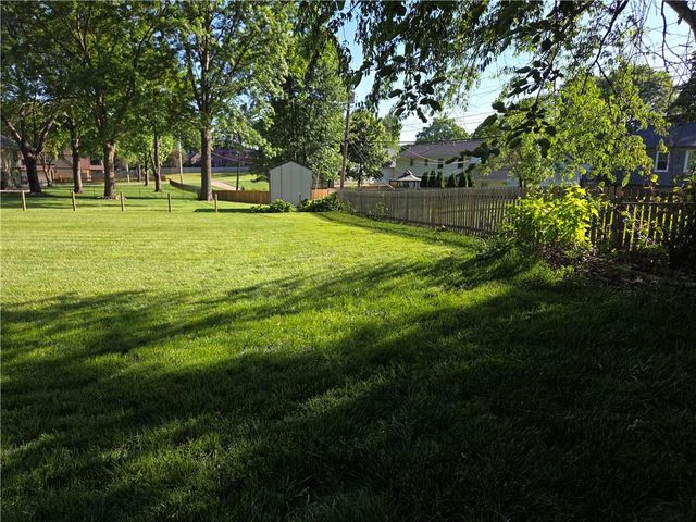 12836 Saint Andrews Drive, Kansas City, MO 64145