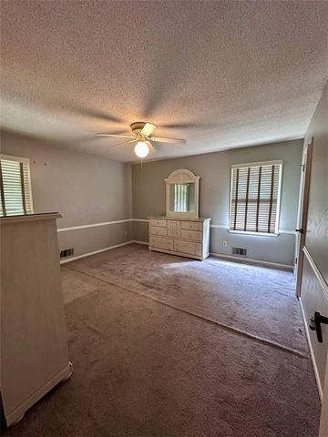 12836 Saint Andrews Drive, Kansas City, MO 64145