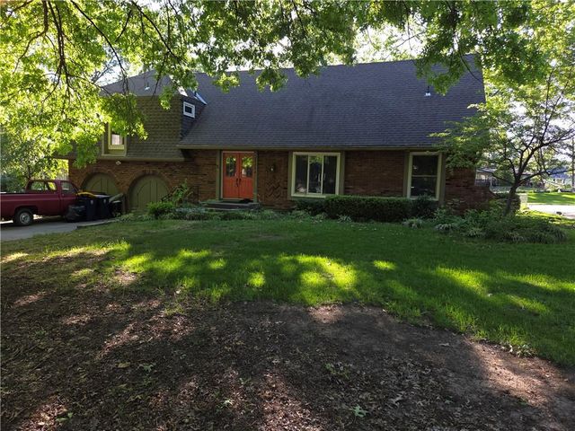 12836 Saint Andrews Drive, Kansas City, MO 64145