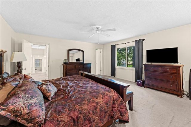 12836 Saint Andrews Drive, Kansas City, MO 64145