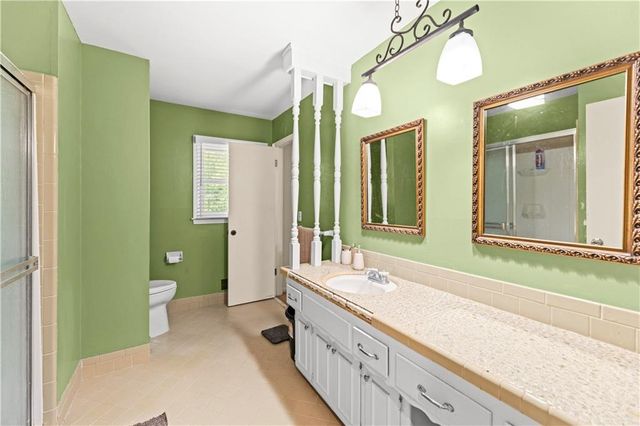 12836 Saint Andrews Drive, Kansas City, MO 64145