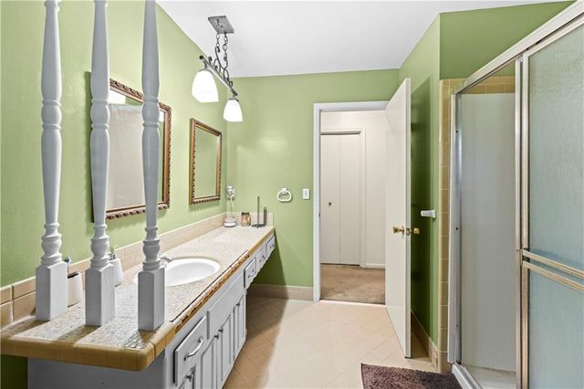 12836 Saint Andrews Drive, Kansas City, MO 64145