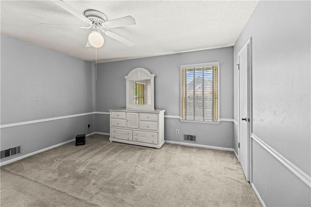 12836 Saint Andrews Drive, Kansas City, MO 64145