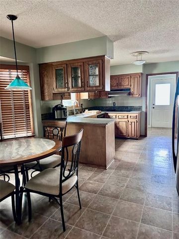 12836 Saint Andrews Drive, Kansas City, MO 64145
