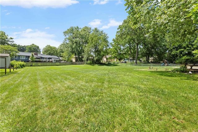 12836 Saint Andrews Drive, Kansas City, MO 64145