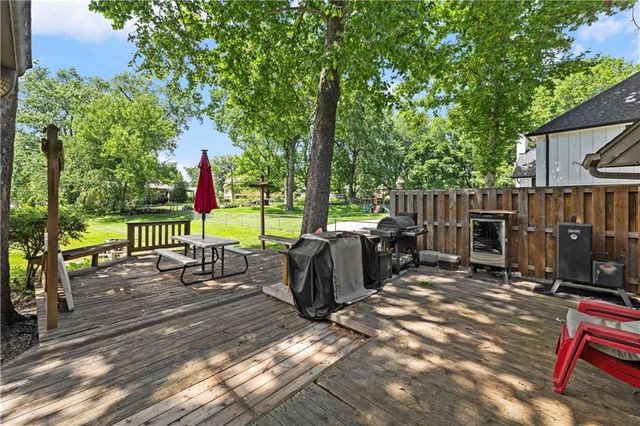 12836 Saint Andrews Drive, Kansas City, MO 64145