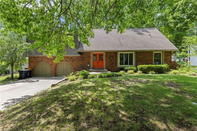 12836 Saint Andrews Drive, Kansas City, MO 64145
