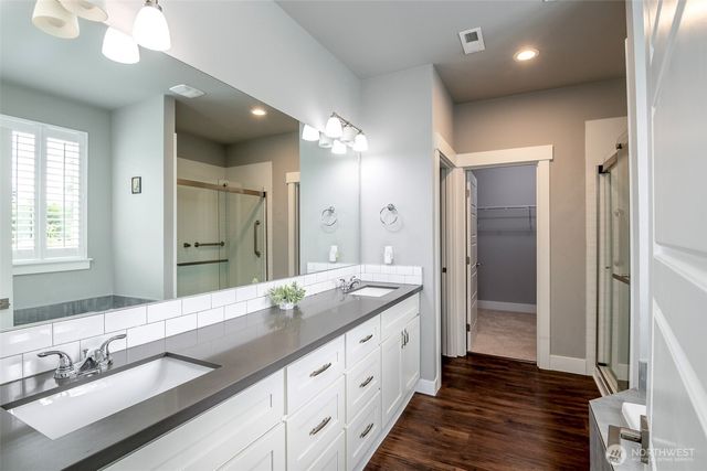 1502 12th Avenue SE, Puyallup, WA 98372