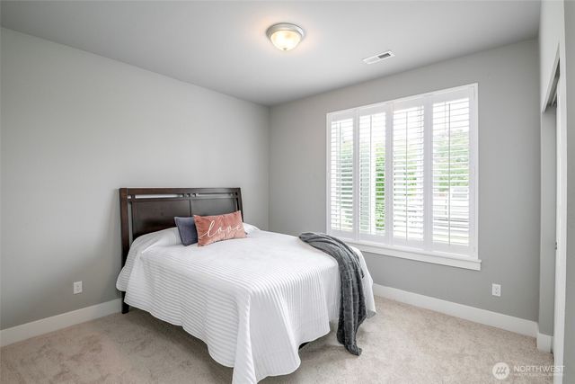 1502 12th Avenue SE, Puyallup, WA 98372