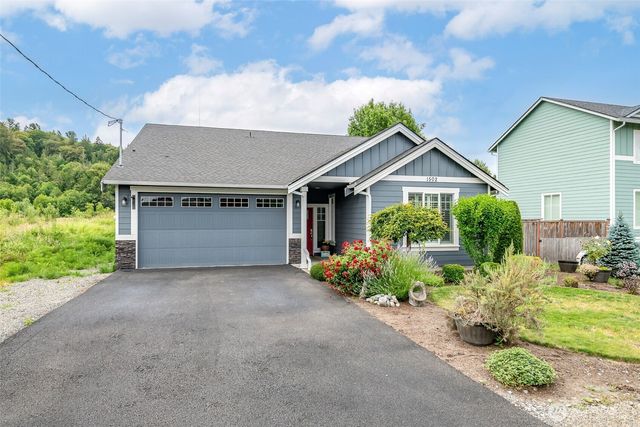 1502 12th Avenue SE, Puyallup, WA 98372