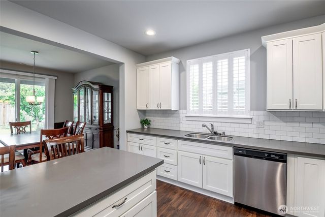 1502 12th Avenue SE, Puyallup, WA 98372
