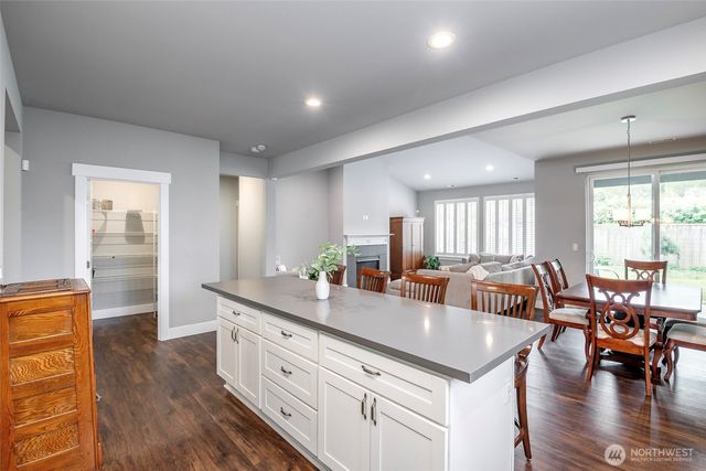 1502 12th Avenue SE, Puyallup, WA 98372