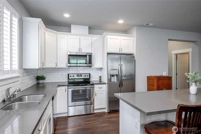 1502 12th Avenue SE, Puyallup, WA 98372