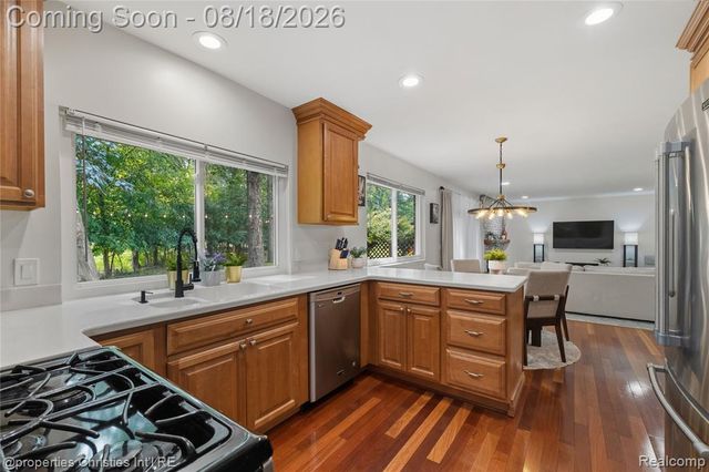 5805 Glen Eagles Drive, West Bloomfield, MI 48323