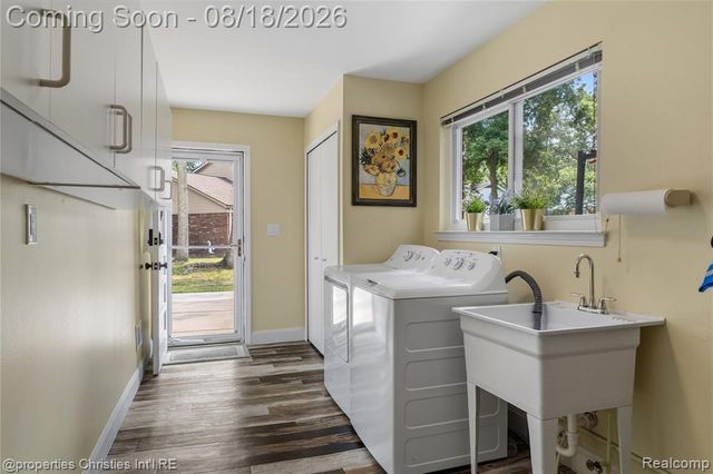 5805 Glen Eagles Drive, West Bloomfield, MI 48323