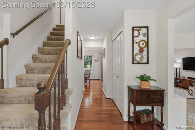 5805 Glen Eagles Drive, West Bloomfield, MI 48323